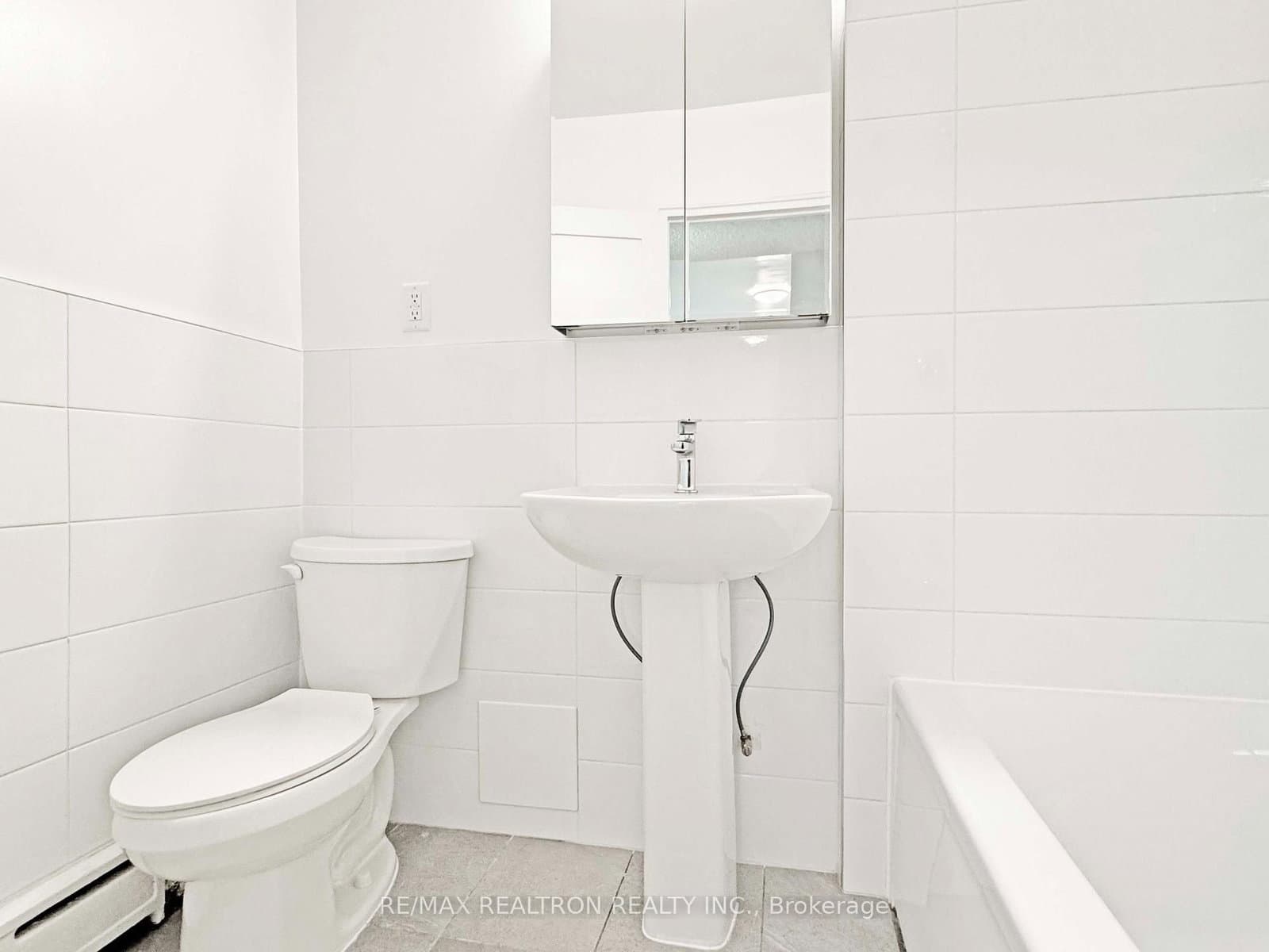 990 Avenue Road, Unit 201 thumbnail 8
