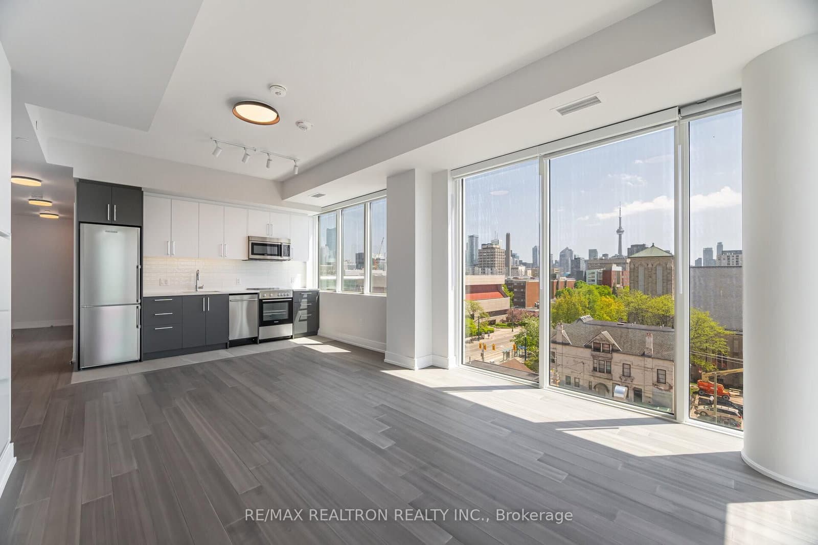 664 Spadina Avenue, Unit 710