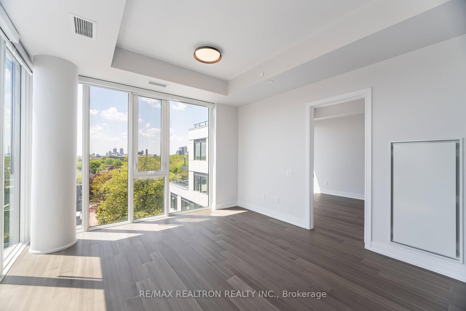 664 Spadina Avenue, Unit 710 thumbnail 10