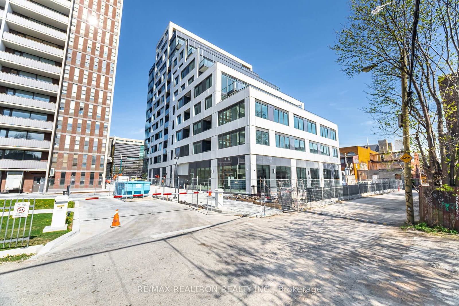 664 Spadina Avenue, Unit 710 thumbnail 21