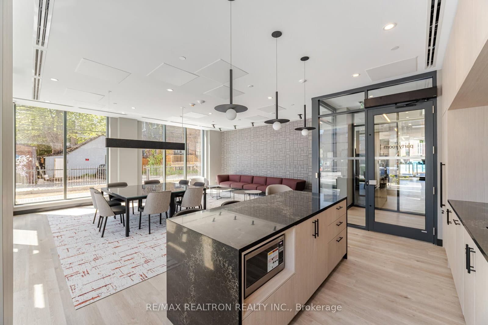 664 Spadina Avenue, Unit 710 thumbnail 26