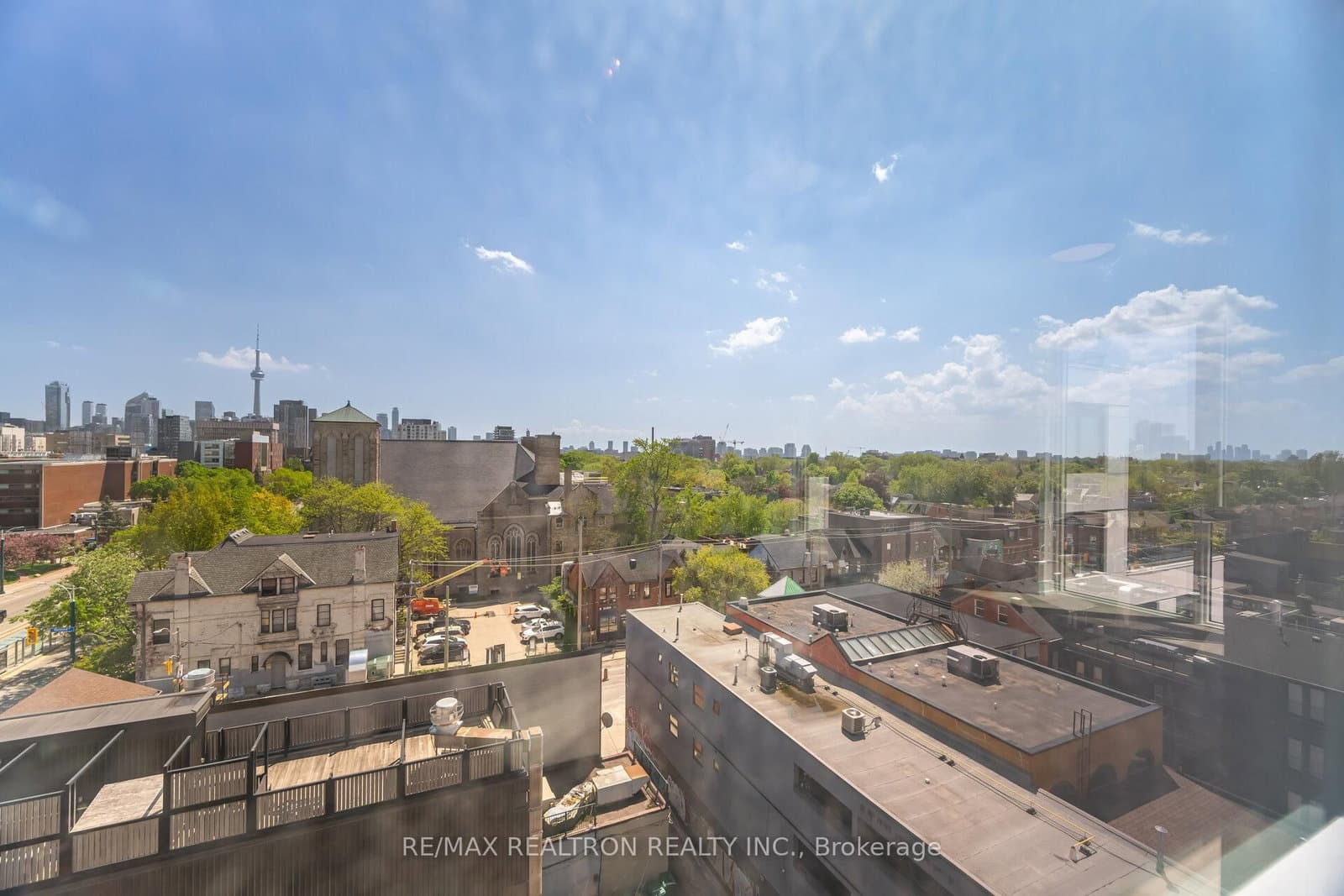 664 Spadina Avenue, Unit 710 thumbnail 8