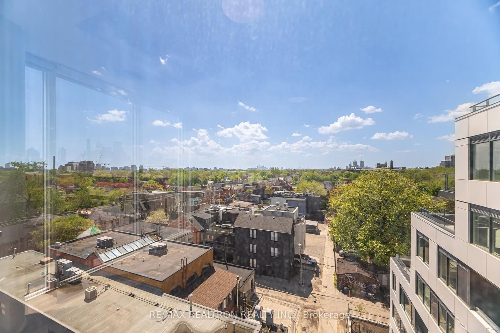 664 Spadina Avenue, Unit 710 thumbnail 9