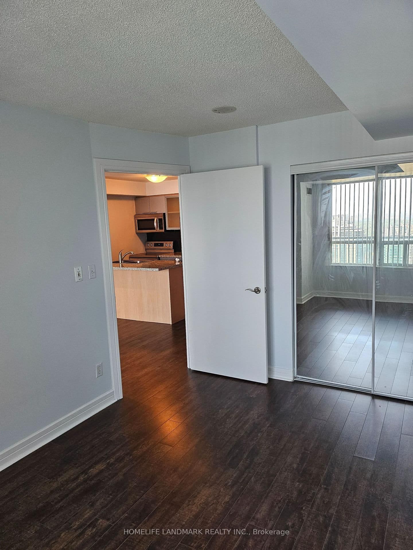 18 Harrison Garden Boulevard, Unit 2606 thumbnail 3
