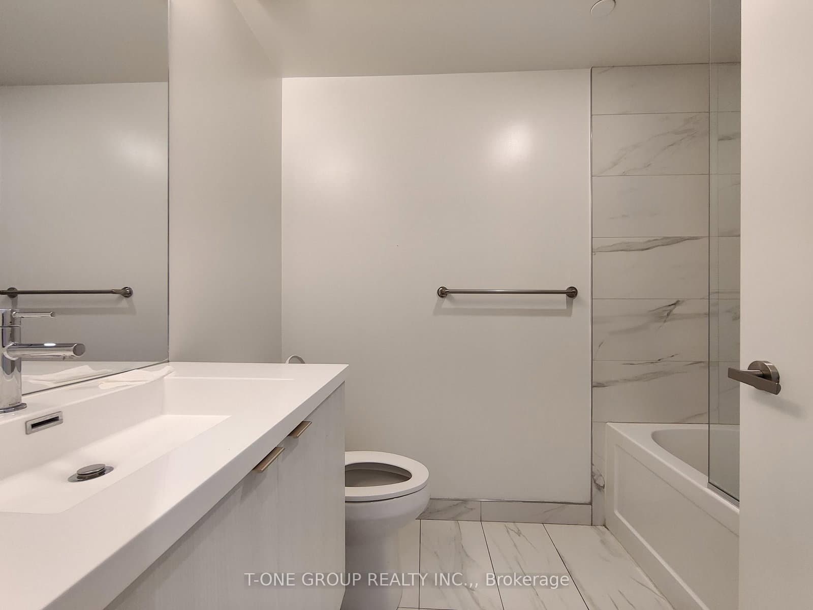 138 Downes Street, Unit 4606 thumbnail 9