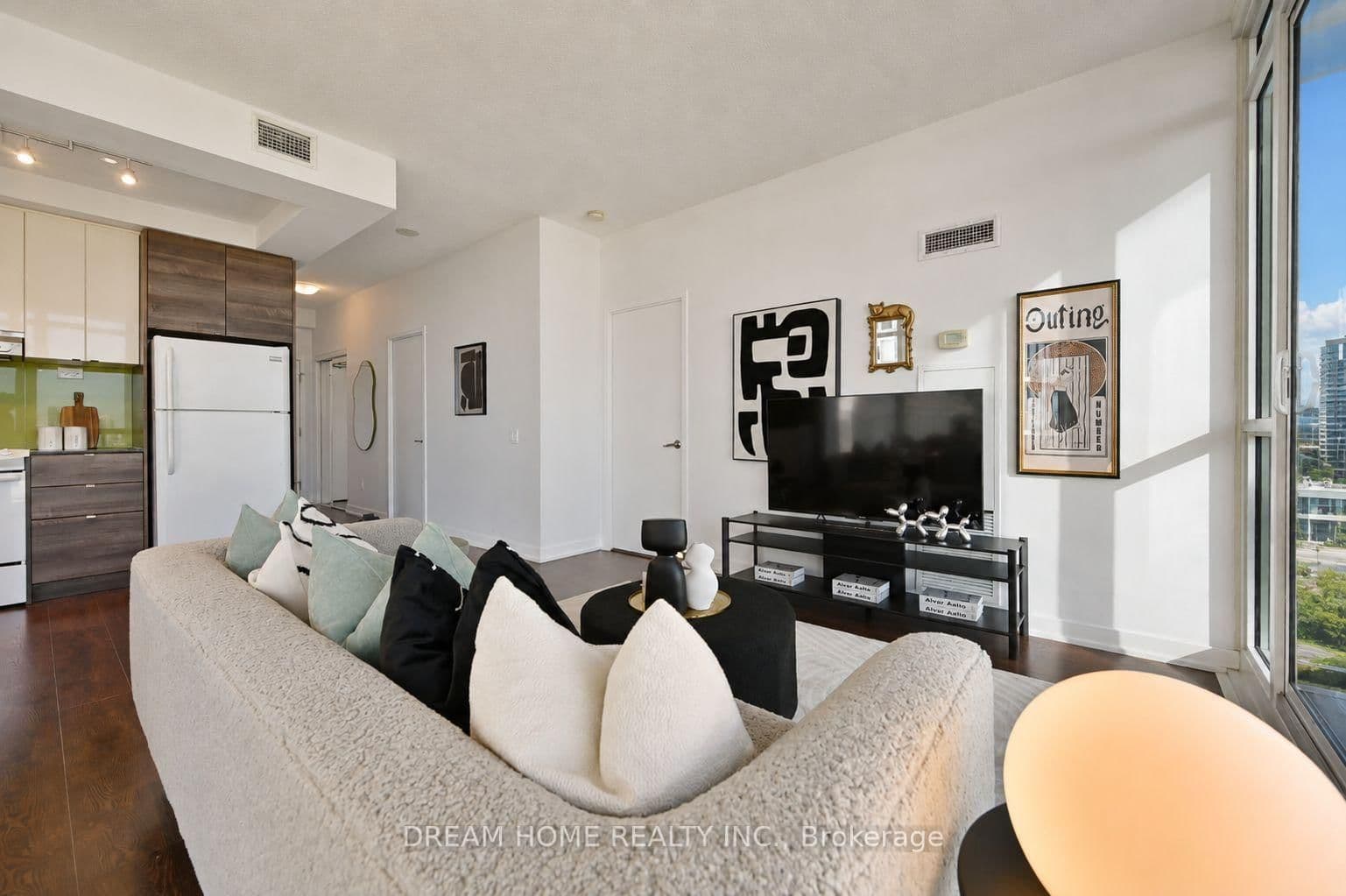 121 Mcmahon Drive, Unit 2608 thumbnail 9