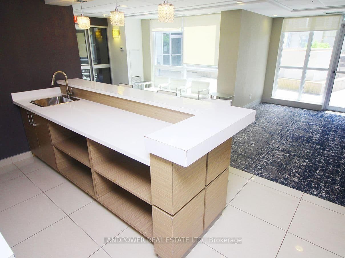 2756 Old Leslie Street, Unit 601 thumbnail 13