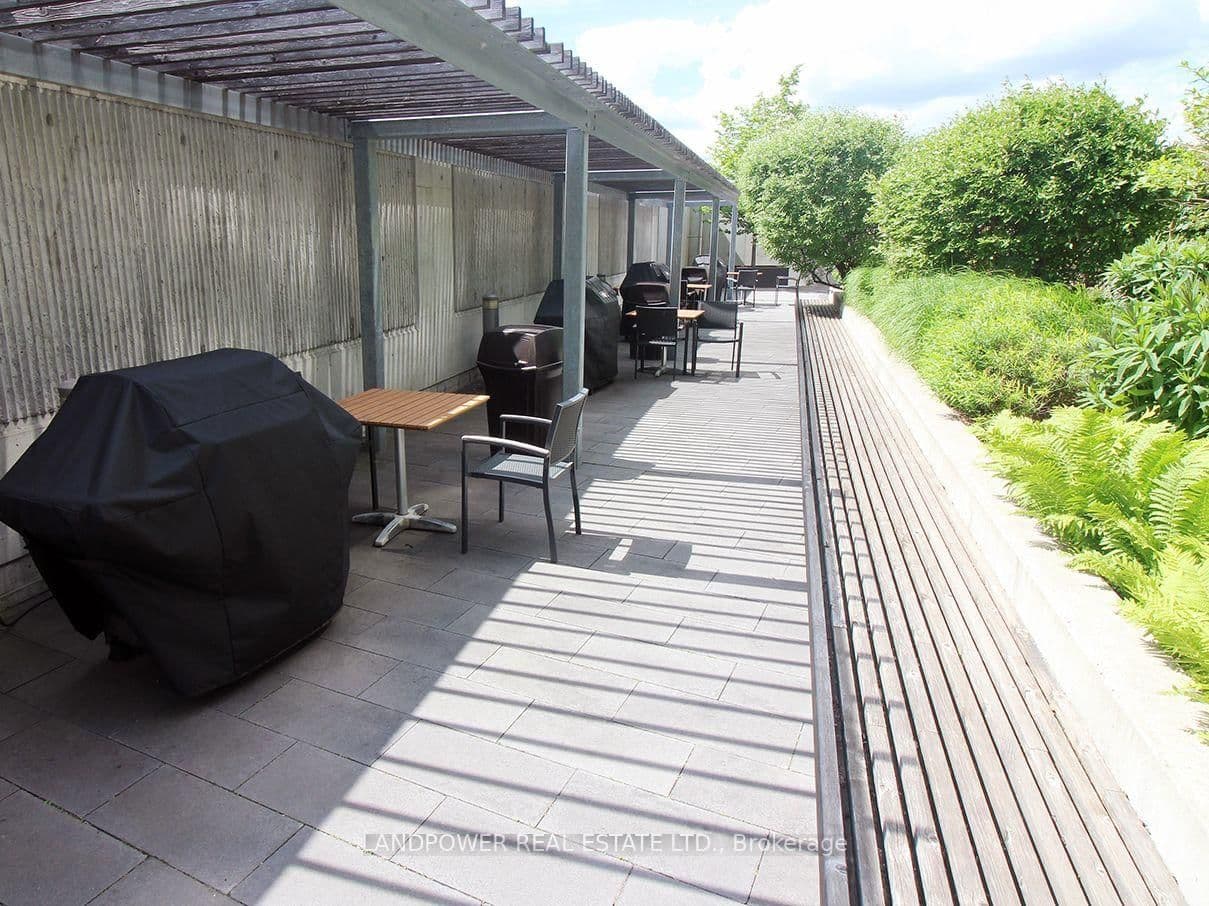 2756 Old Leslie Street, Unit 601 thumbnail 14
