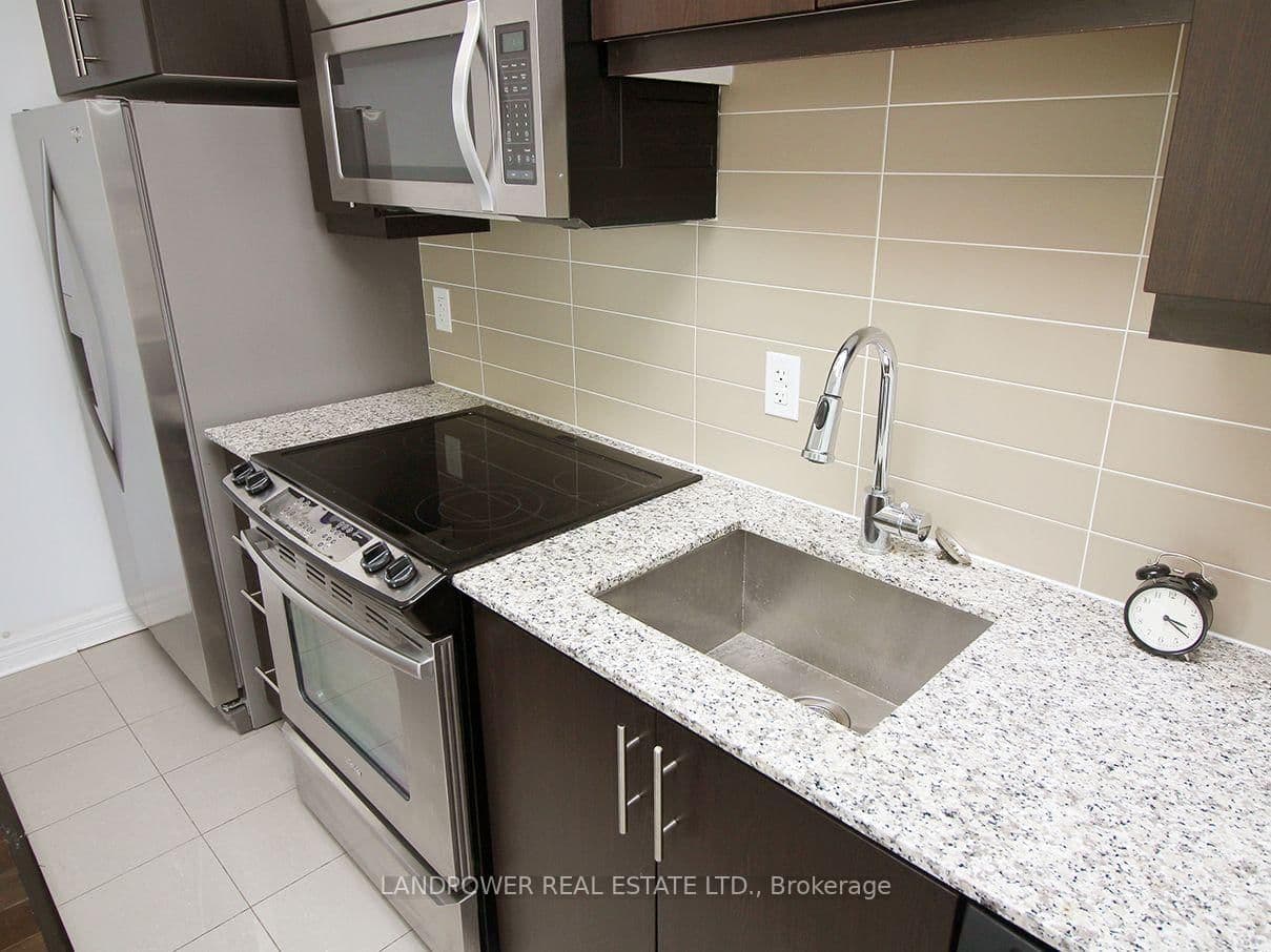2756 Old Leslie Street, Unit 601 thumbnail 24