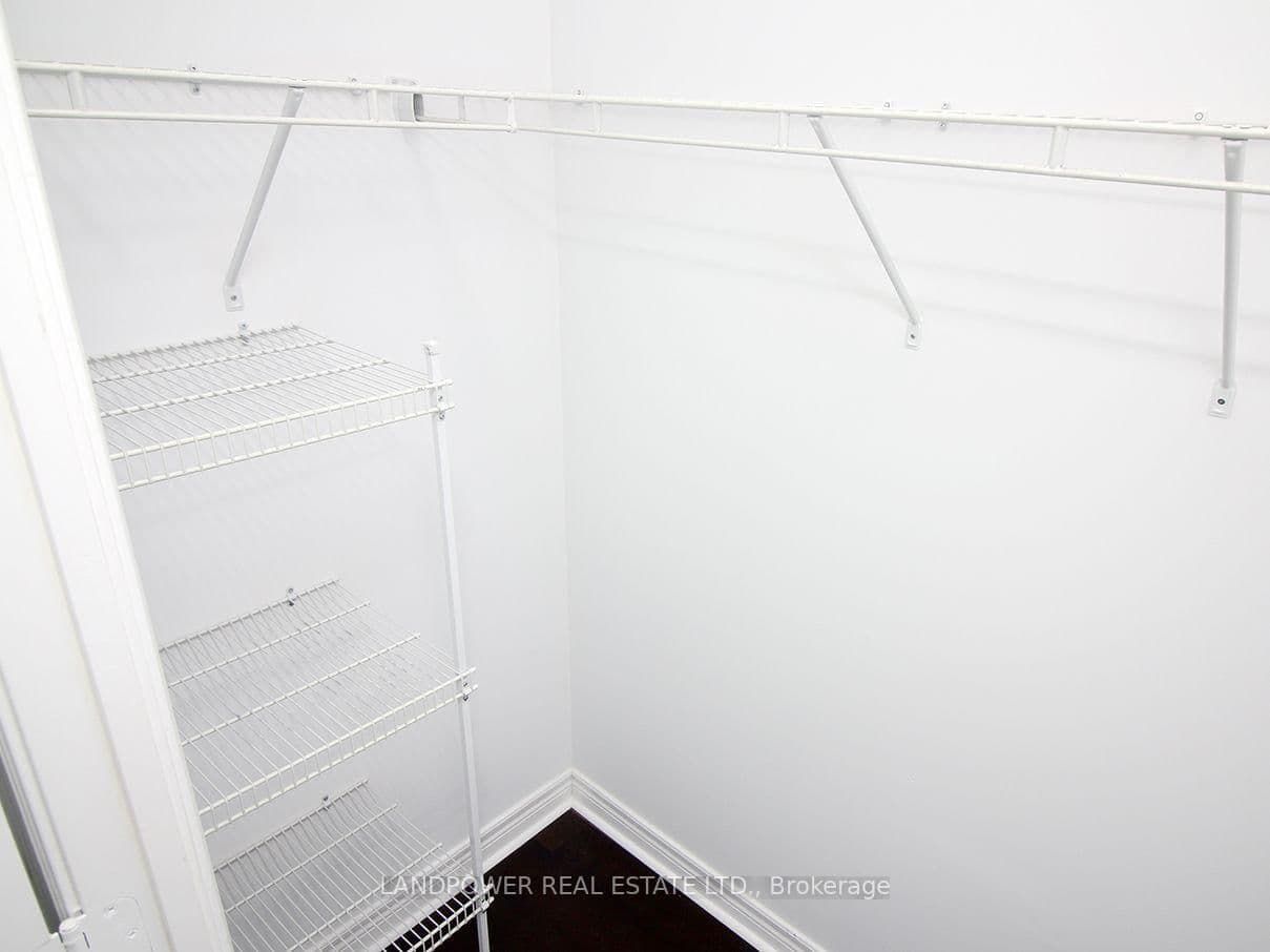 2756 Old Leslie Street, Unit 601 thumbnail 32
