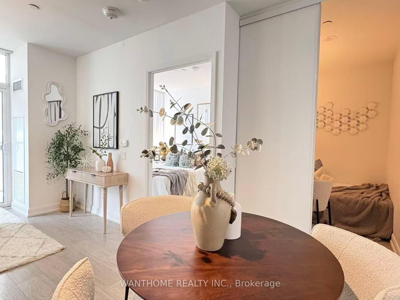 181 Dundas Street E, Unit 502 thumbnail 3