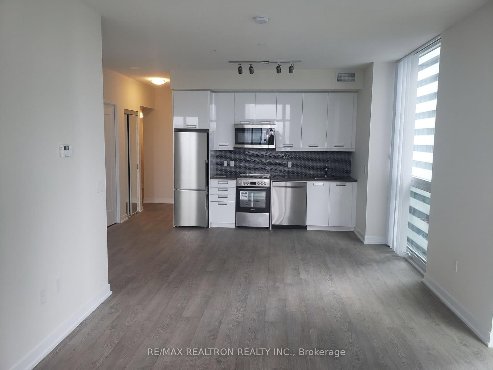 99 John Street, Unit 2307 thumbnail 4
