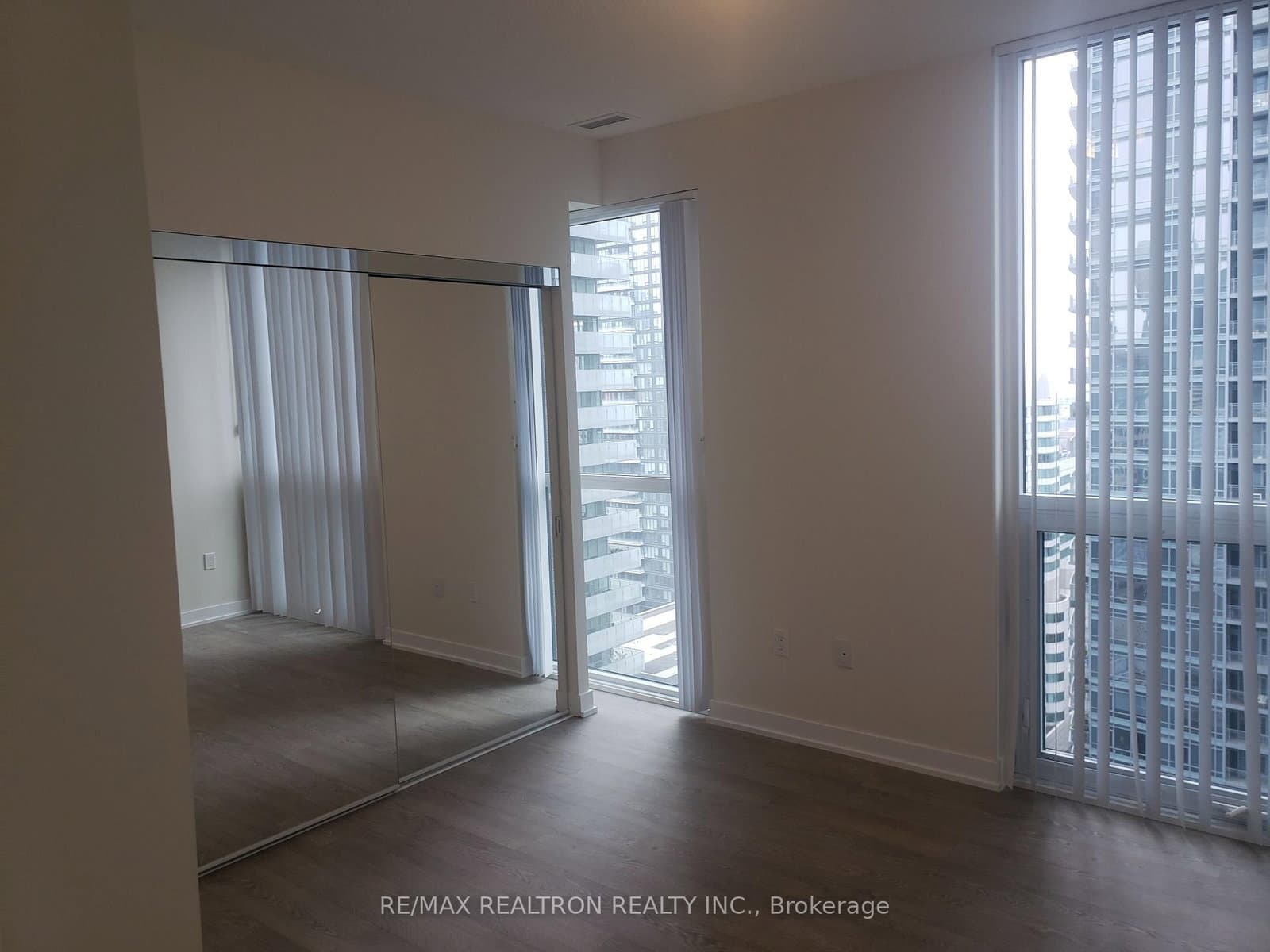 99 John Street, Unit 2307 thumbnail 6