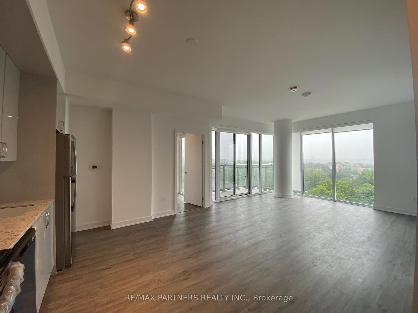 1 Cardiff Road, Unit 1001 thumbnail 2