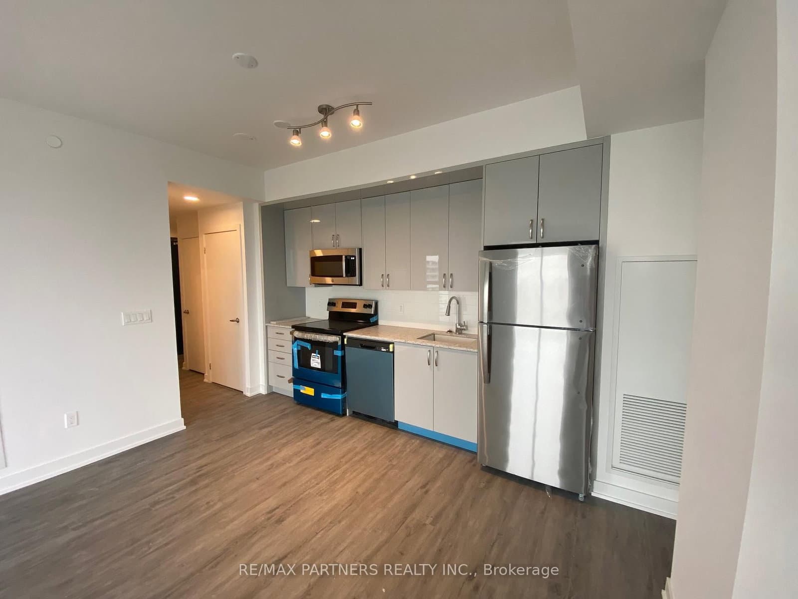1 Cardiff Road, Unit 1001 thumbnail 4