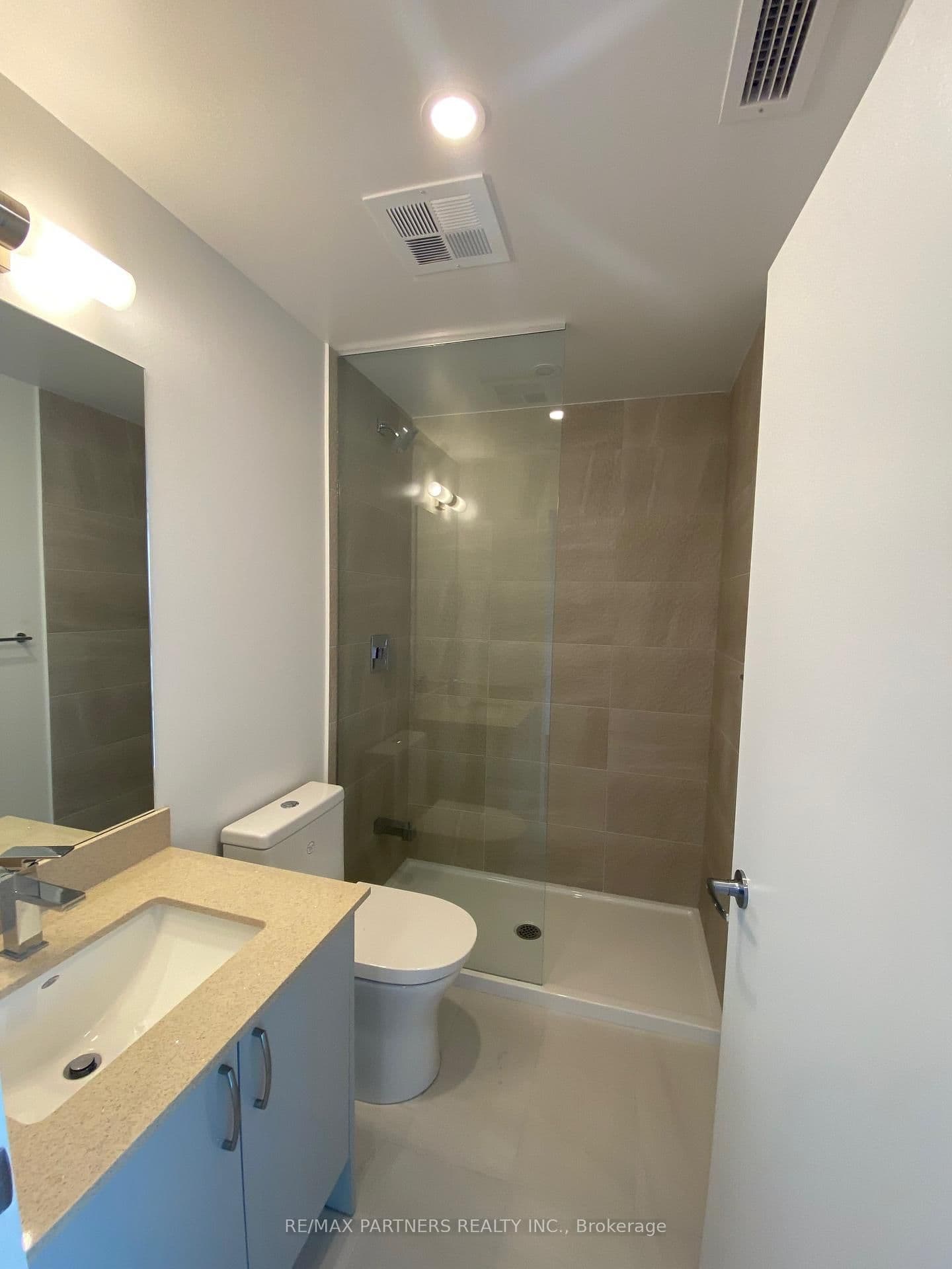 1 Cardiff Road, Unit 1001 thumbnail 5