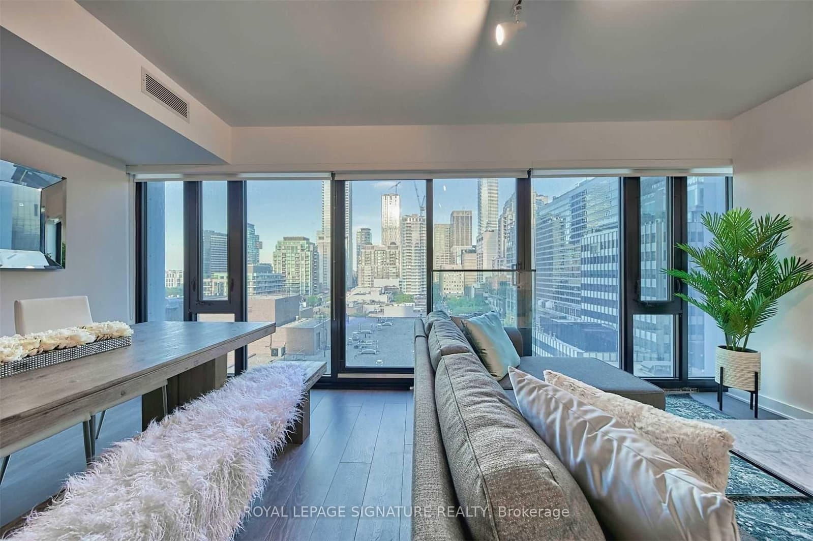 188 Cumberland Street, Unit 1004 thumbnail 3