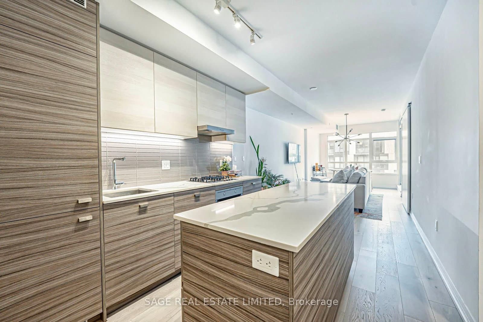 835 St Clair Avenue W, Unit 406