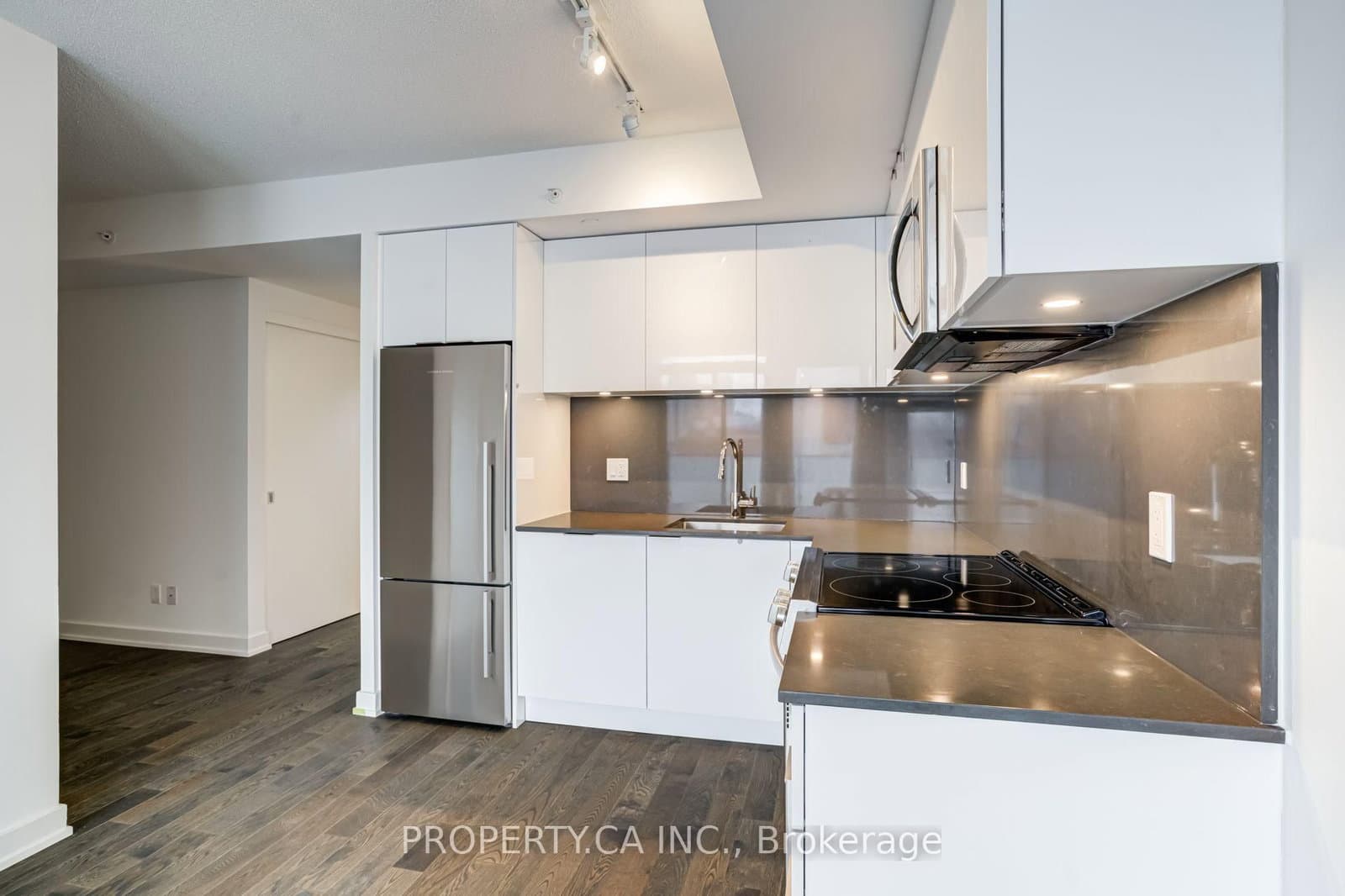25 Richmond Street E, Unit 1513 thumbnail 15