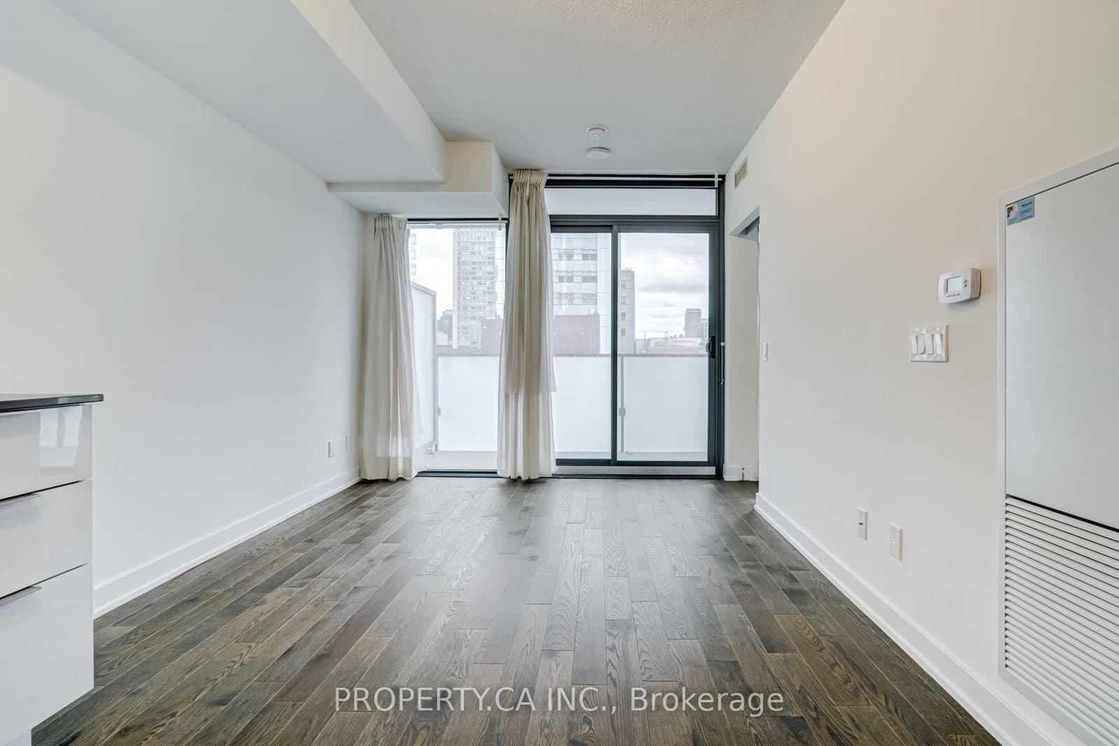 25 Richmond Street E, Unit 1513 thumbnail 16