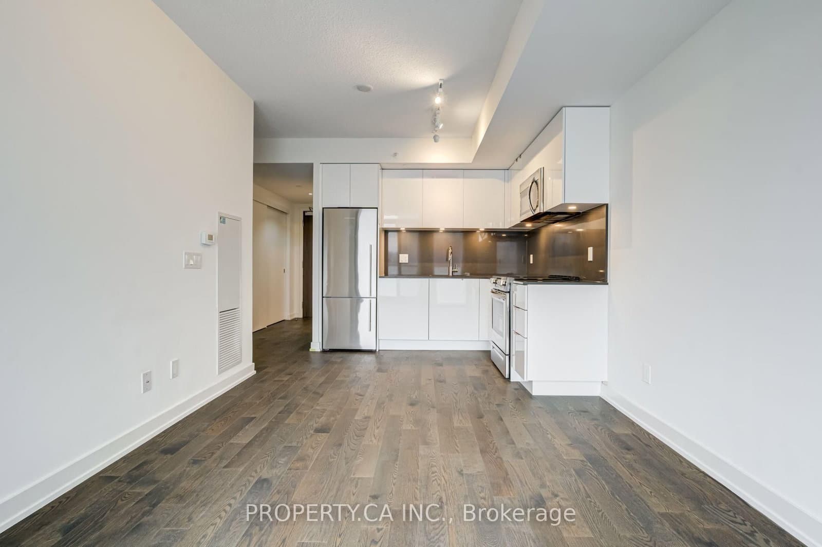 25 Richmond Street E, Unit 1513 thumbnail 17