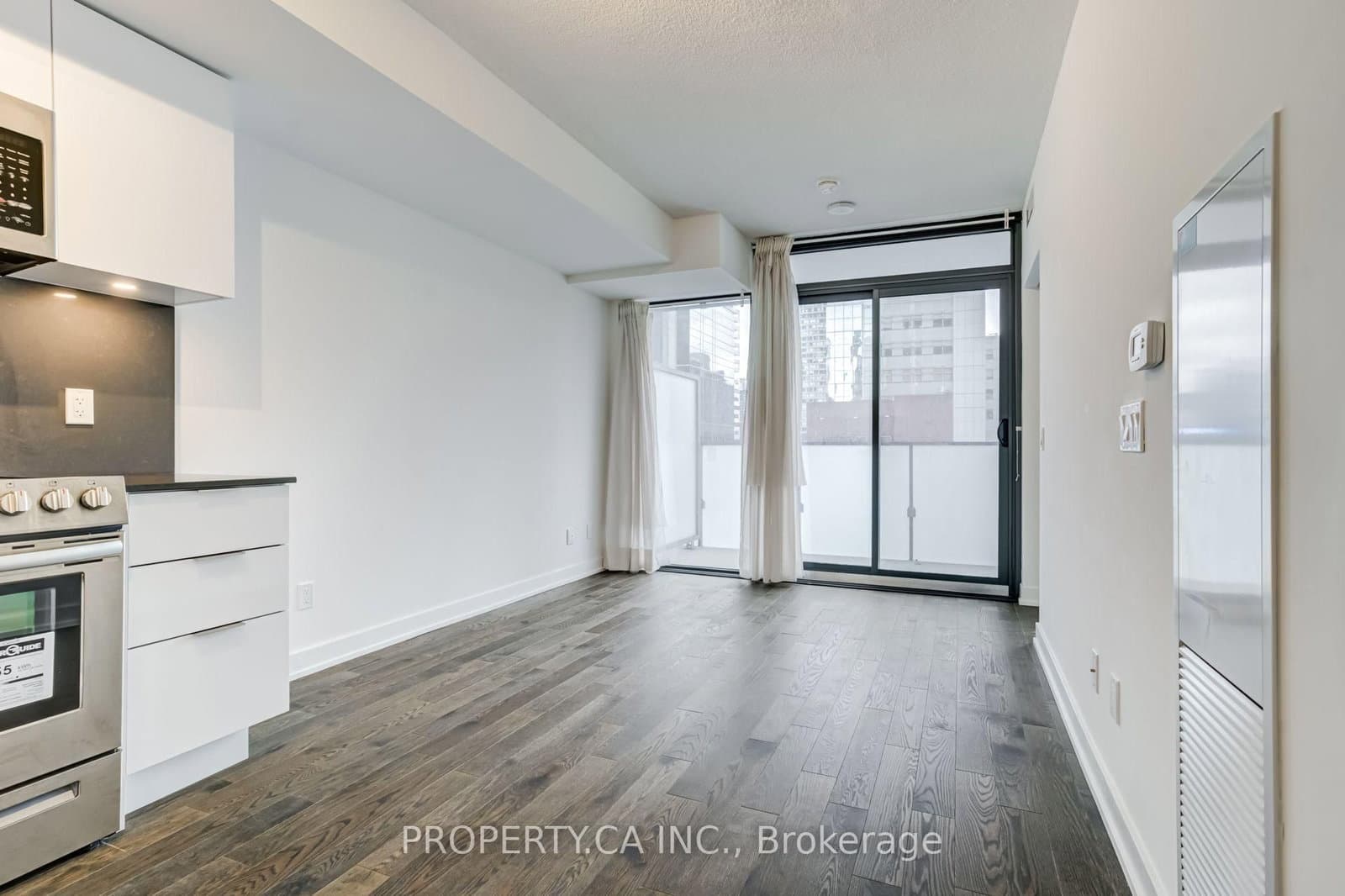 25 Richmond Street E, Unit 1513 thumbnail 18