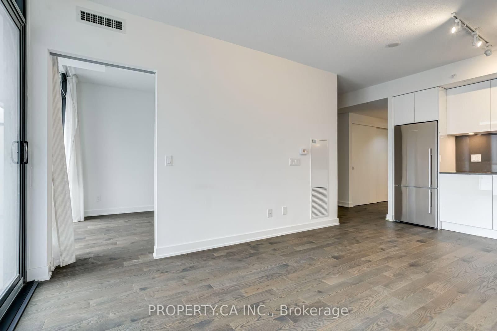25 Richmond Street E, Unit 1513 thumbnail 20