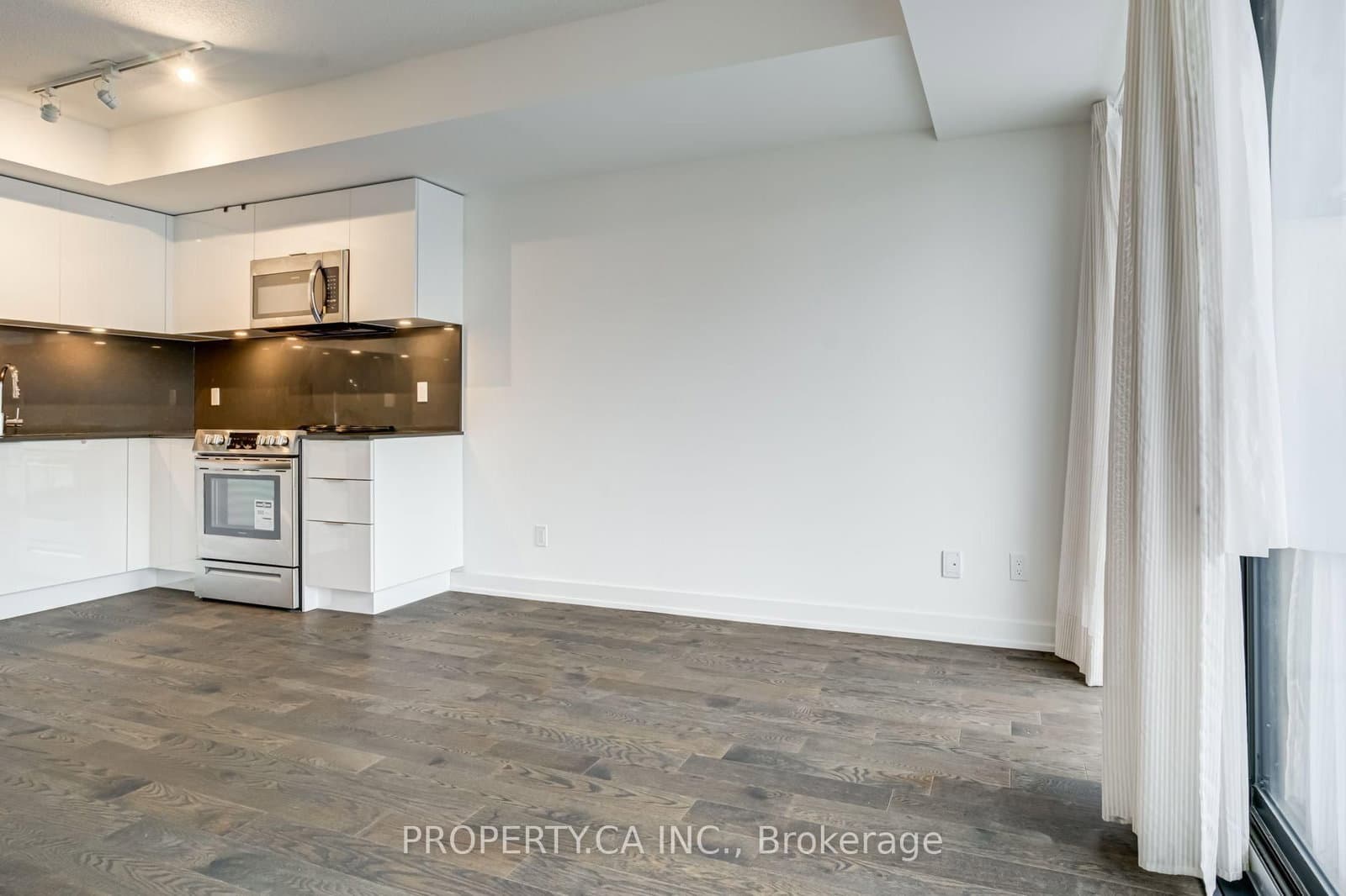 25 Richmond Street E, Unit 1513 thumbnail 21