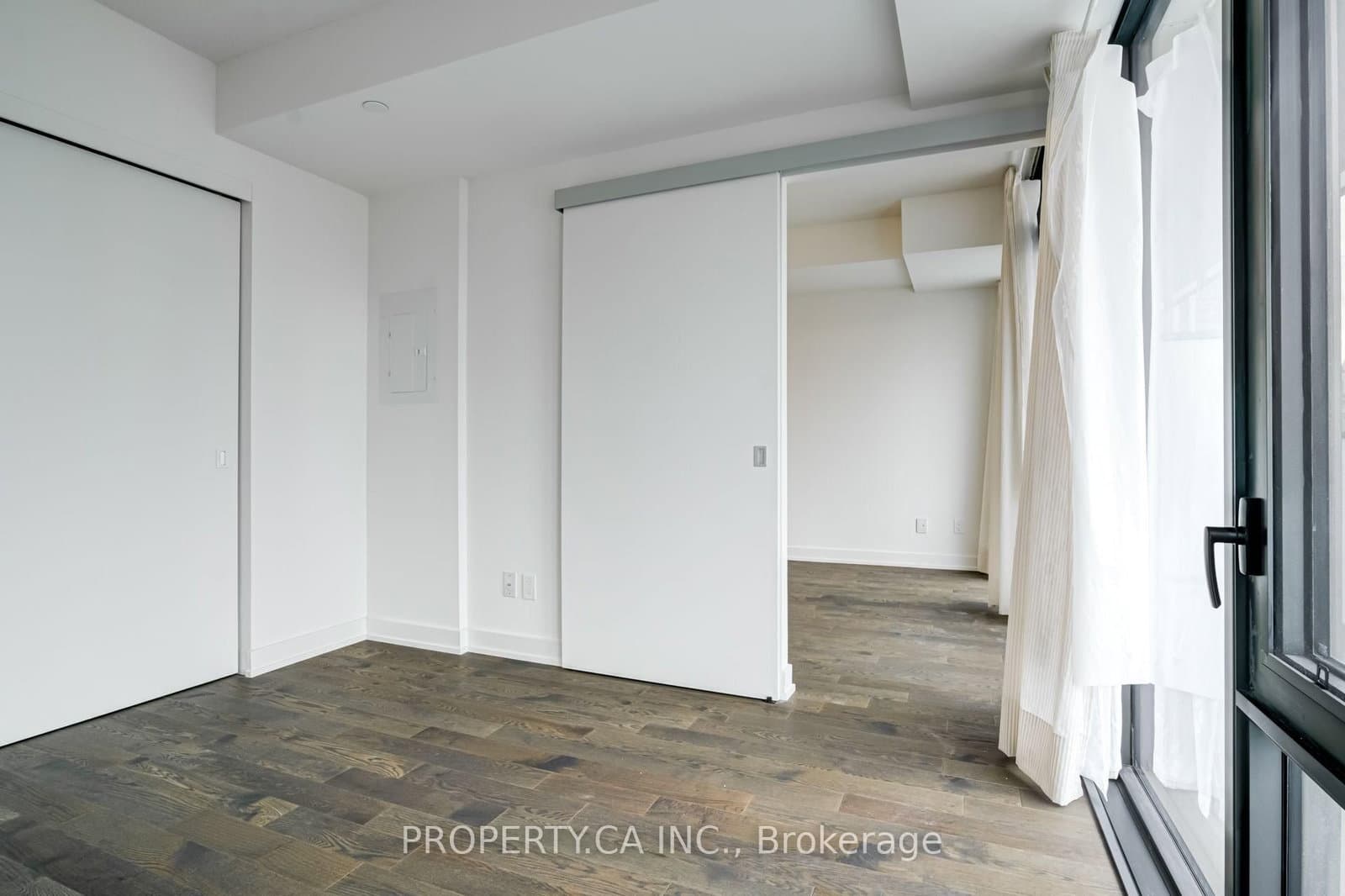 25 Richmond Street E, Unit 1513 thumbnail 23