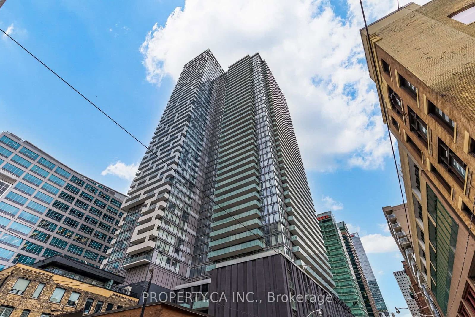 25 Richmond Street E, Unit 1513 thumbnail 3