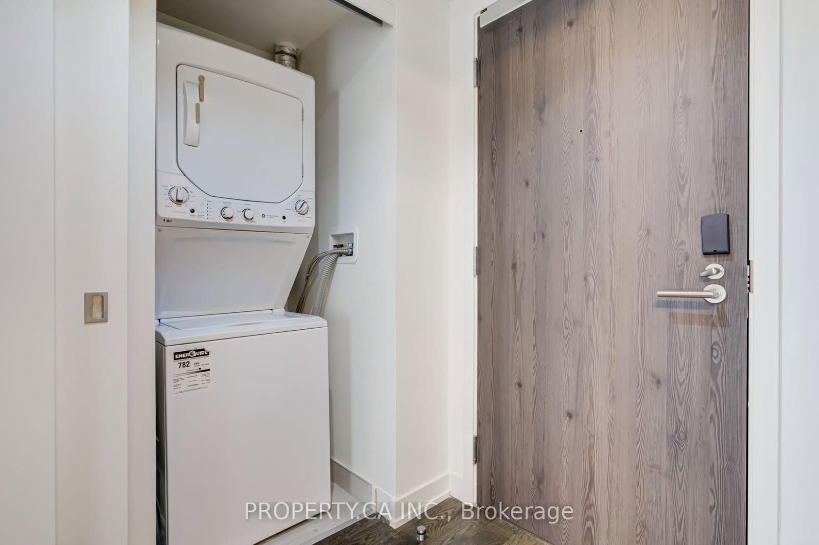 25 Richmond Street E, Unit 1513 thumbnail 30