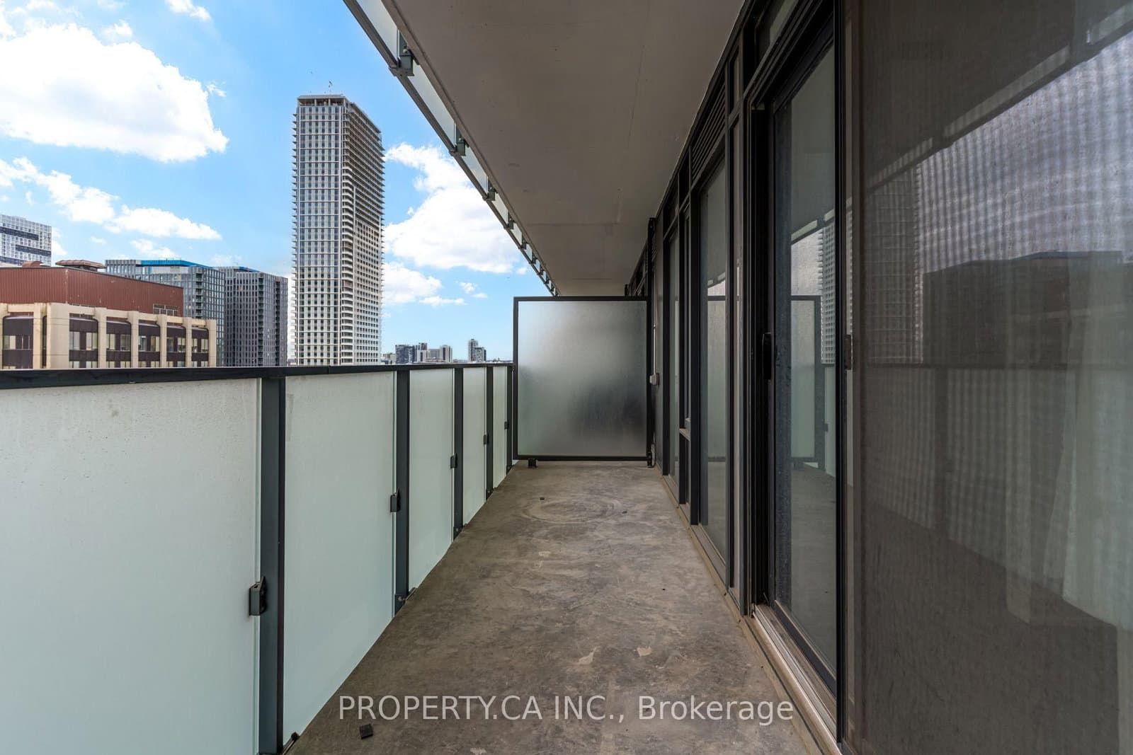 25 Richmond Street E, Unit 1513 thumbnail 32