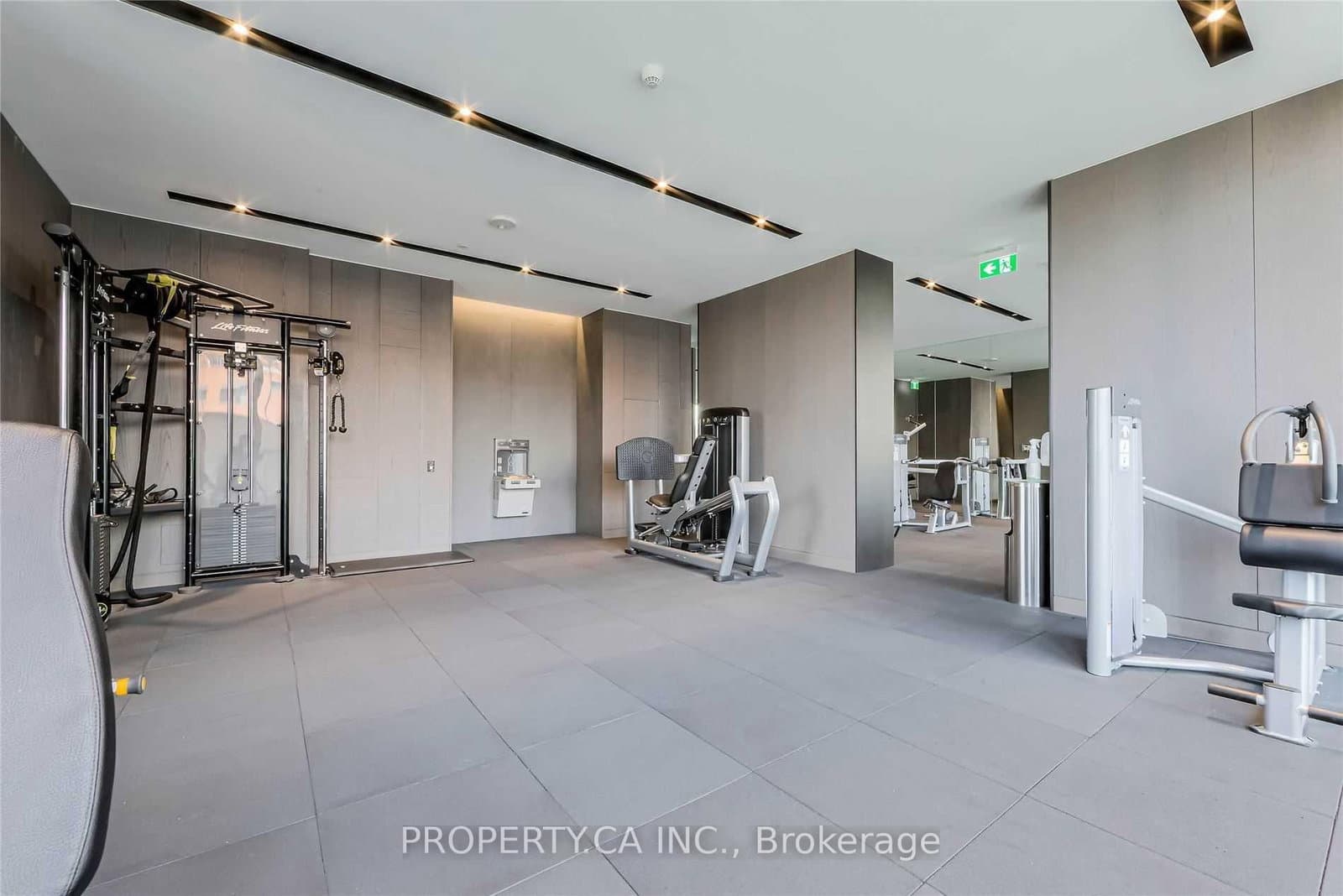 25 Richmond Street E, Unit 1513 thumbnail 39
