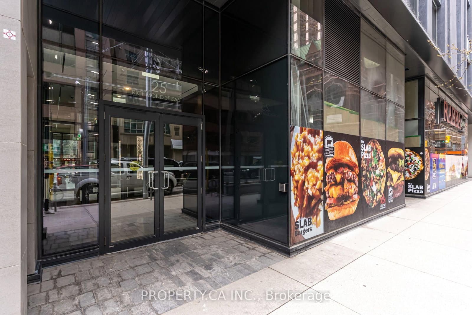 25 Richmond Street E, Unit 1513 thumbnail 4