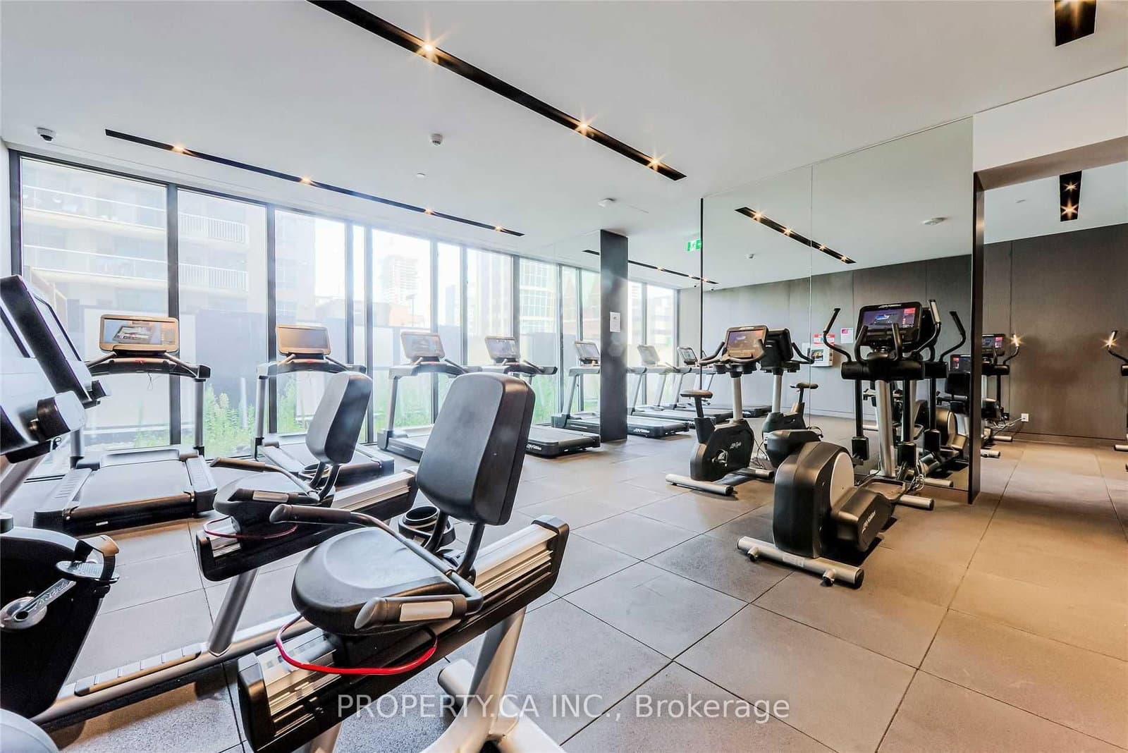 25 Richmond Street E, Unit 1513 thumbnail 41
