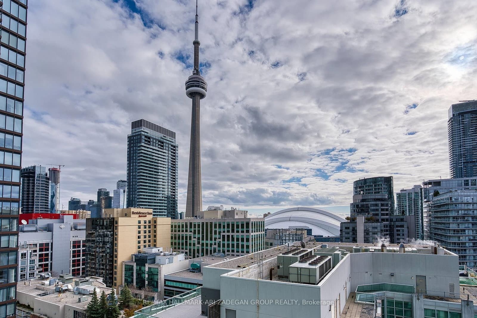 88 Blue Jays Way, Unit 1806 thumbnail 21