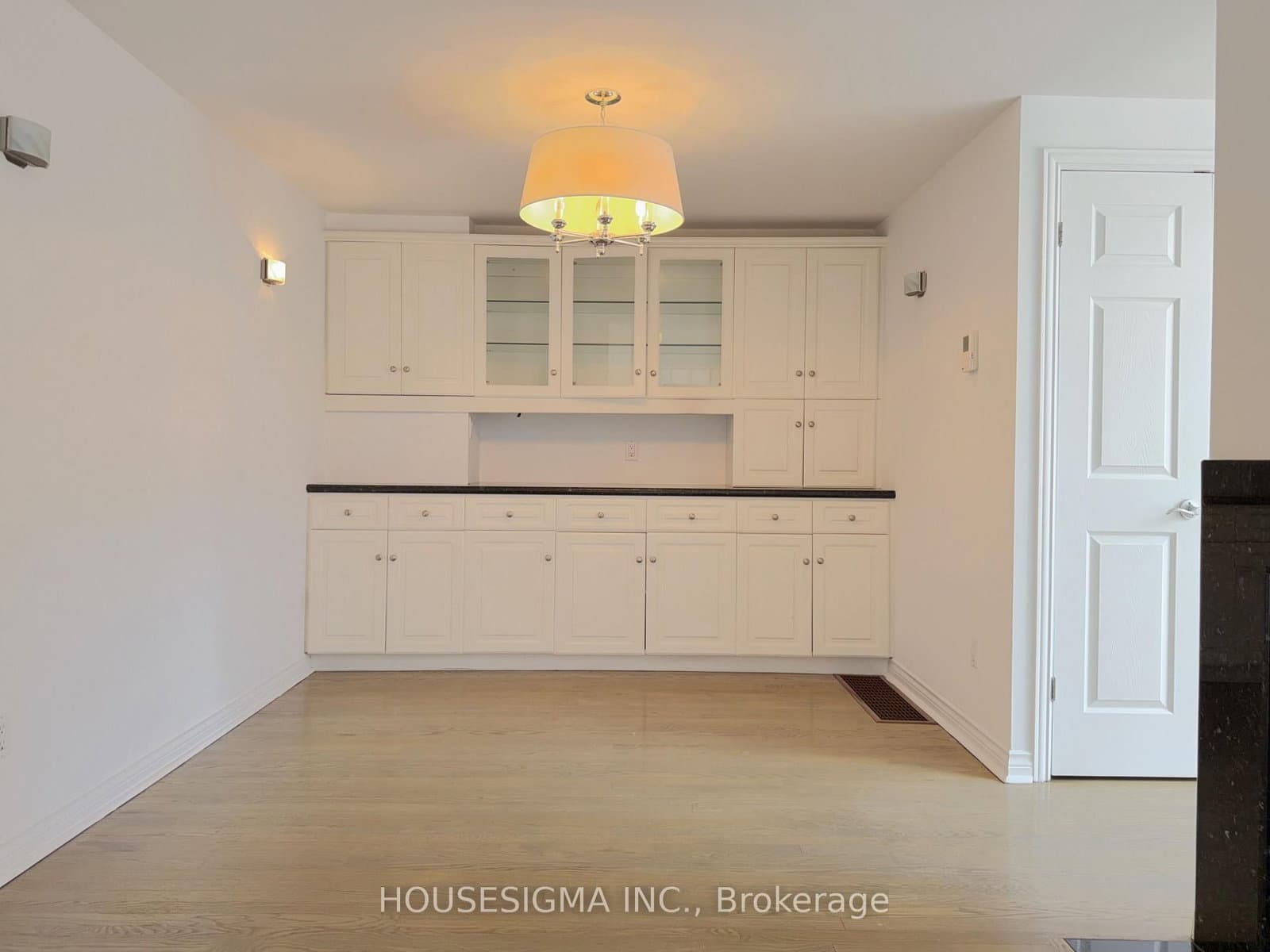 116 Cranbrooke Avenue, Unit Main thumbnail 11