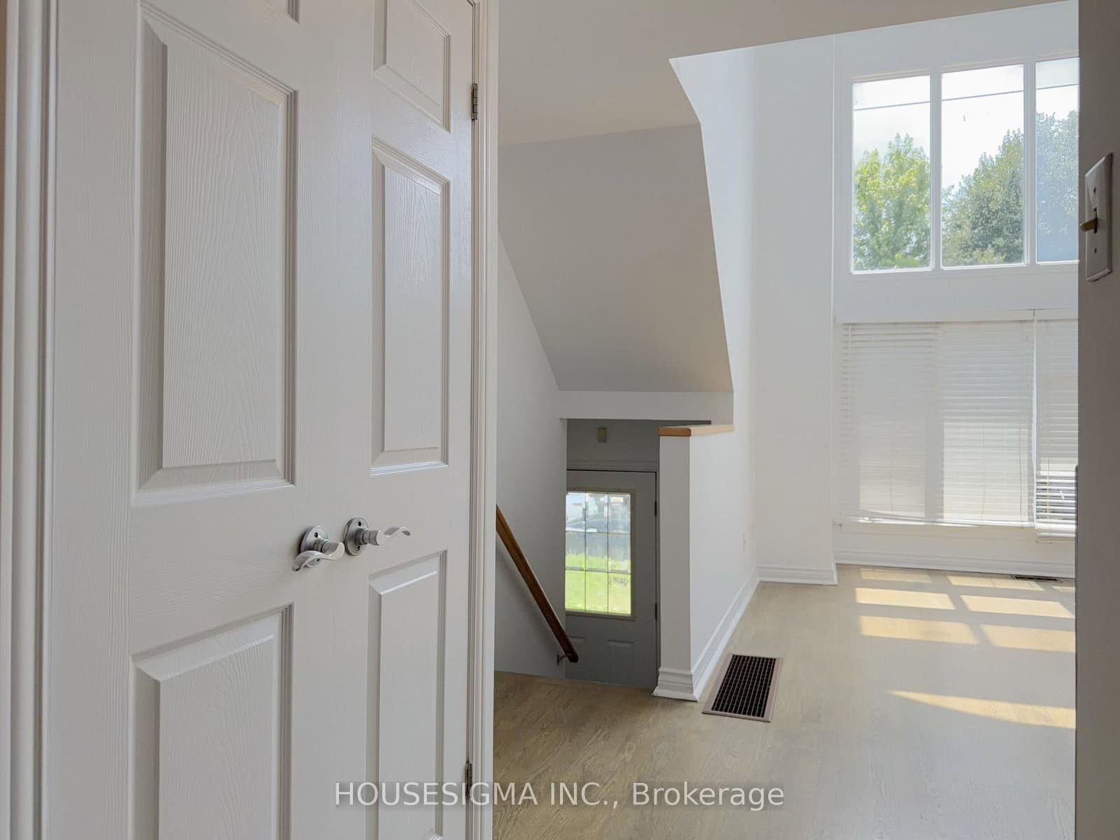 116 Cranbrooke Avenue, Unit Main thumbnail 4