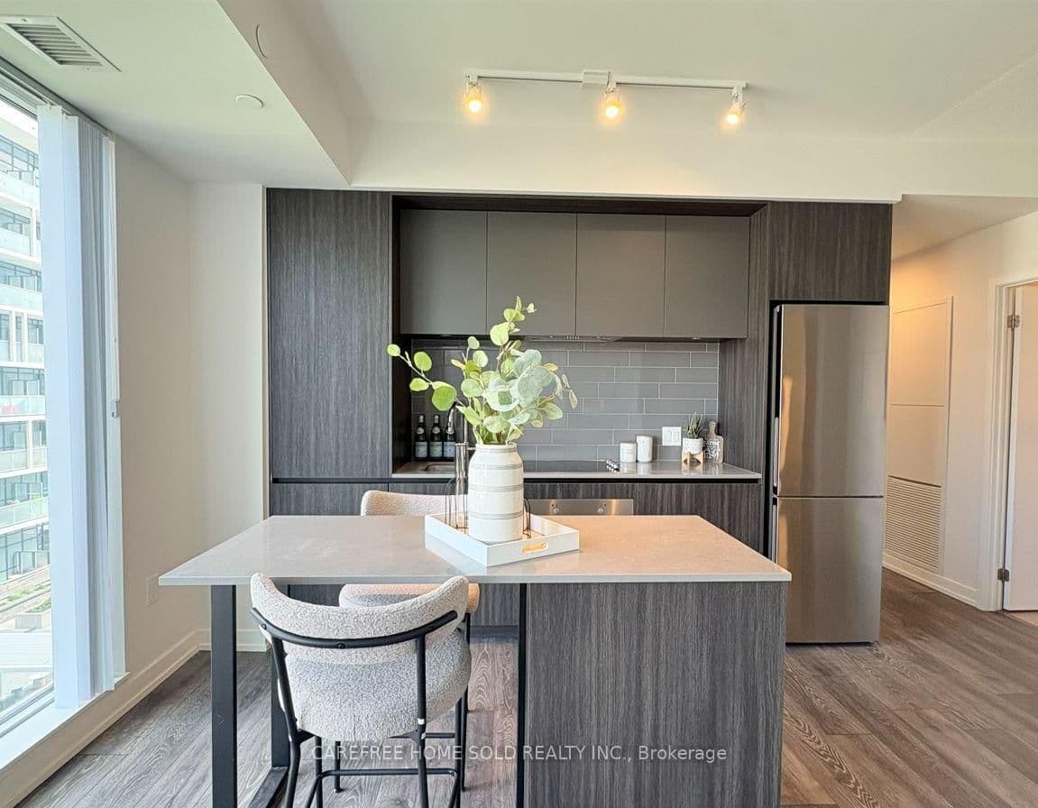 225 Sumach Street, Unit 711 thumbnail 5