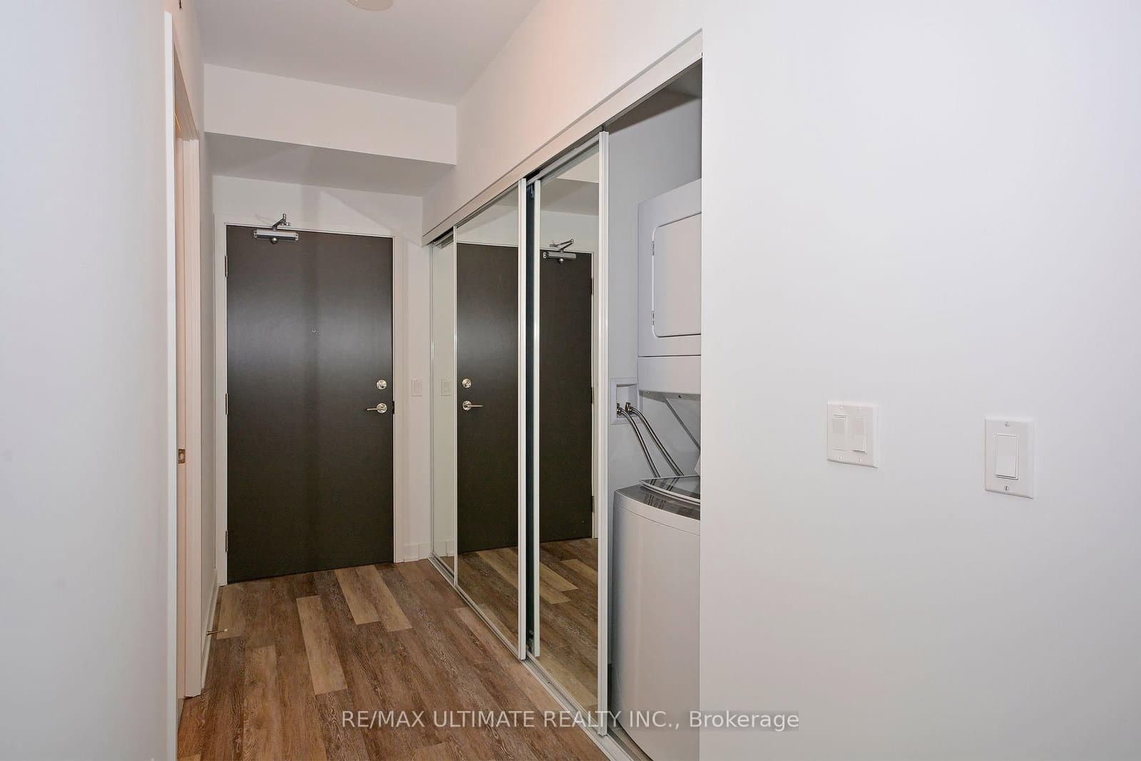 5180 Yonge Street, Unit 401 thumbnail 2