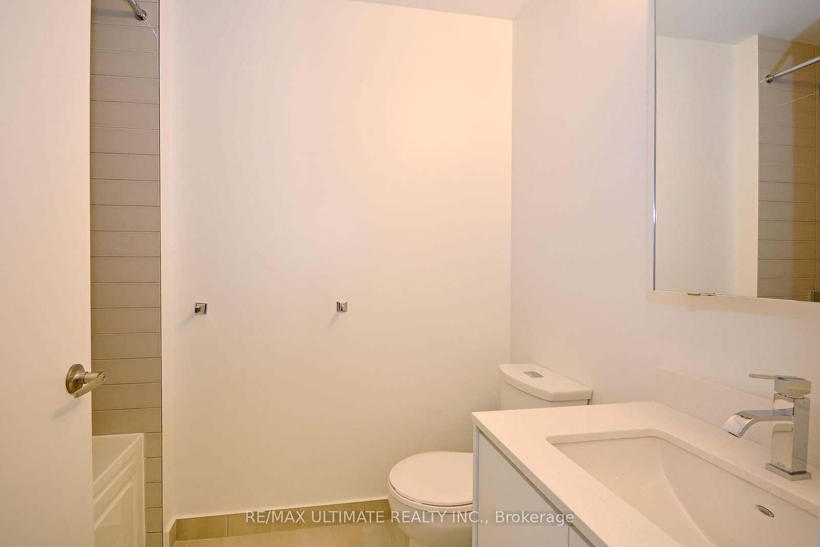5180 Yonge Street, Unit 401 thumbnail 9