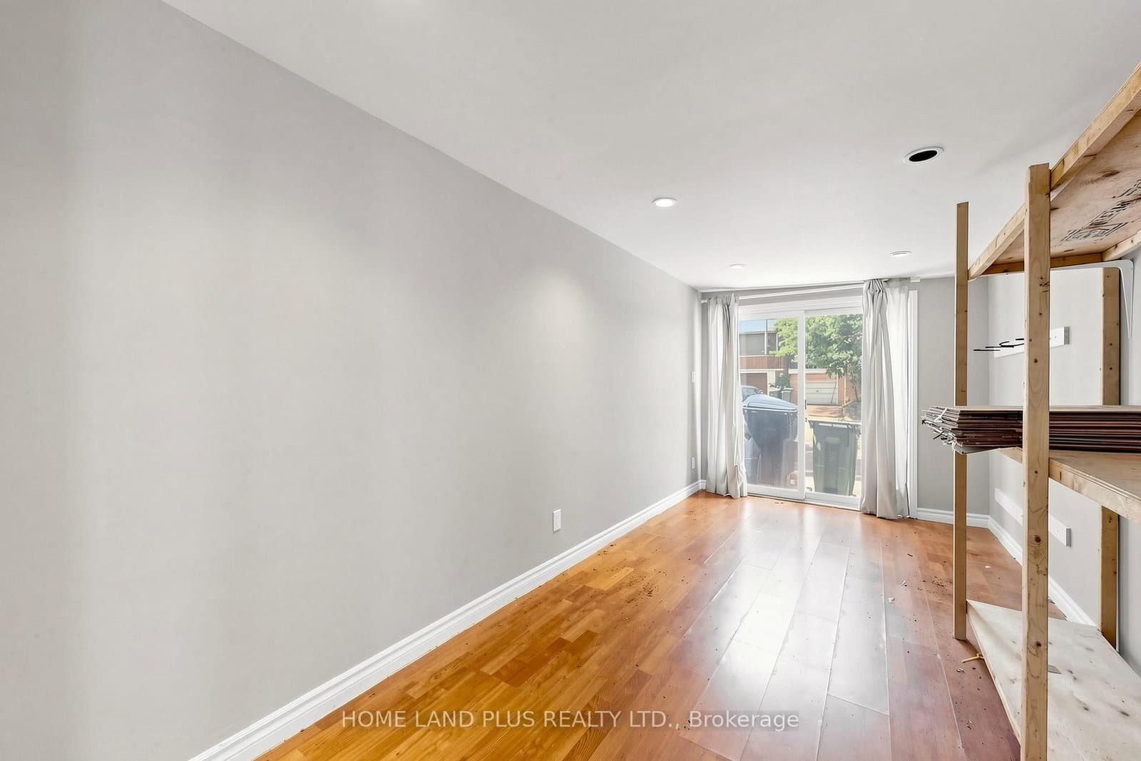 57 Mann Avenue thumbnail 34