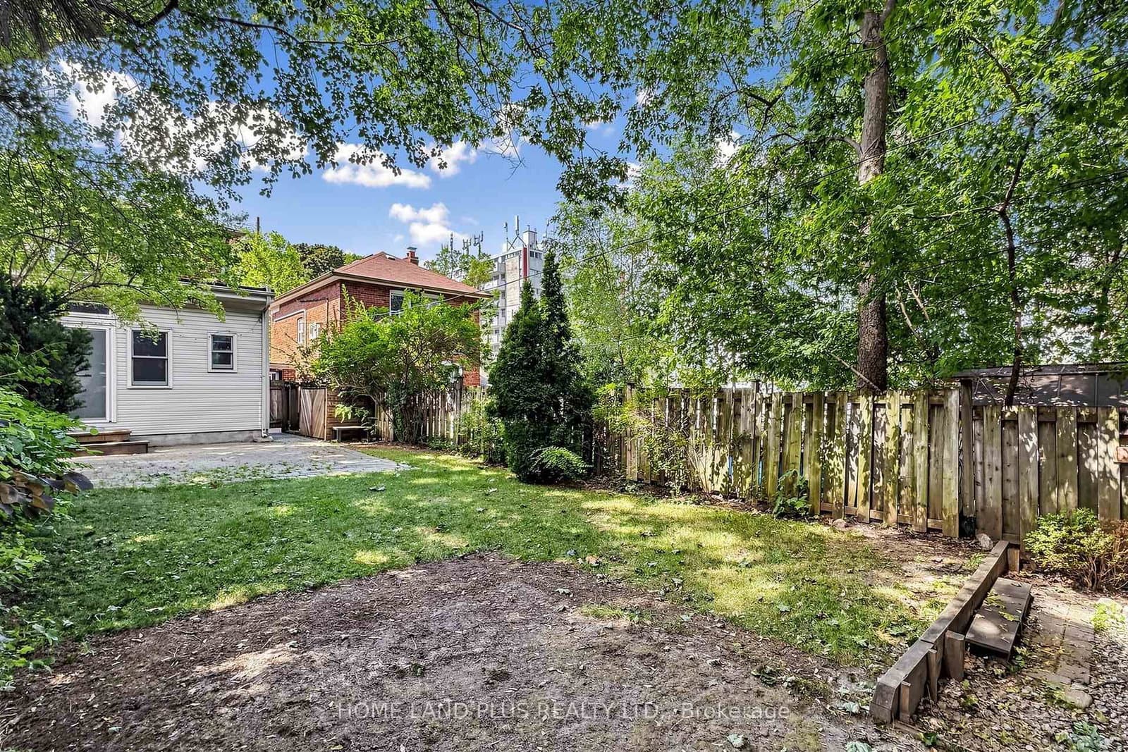 57 Mann Avenue thumbnail 39