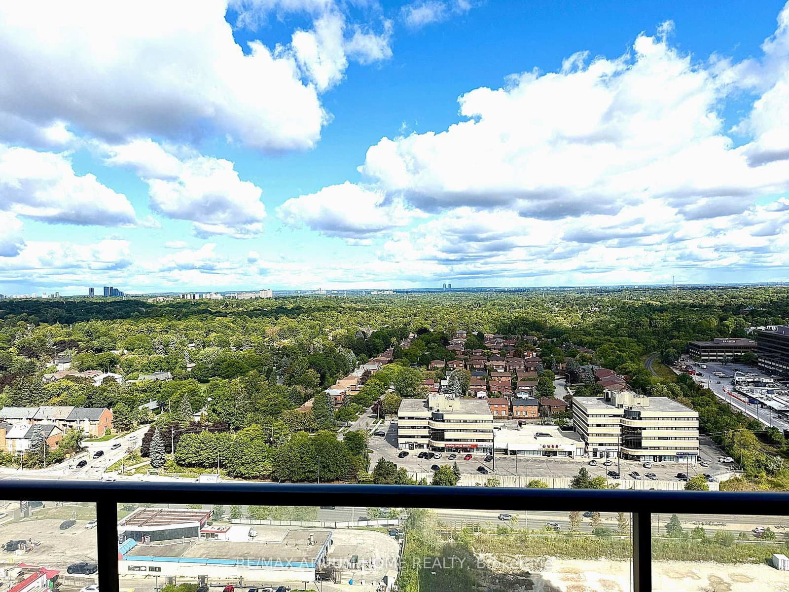 29 Singer Court, Unit 2605 thumbnail 16