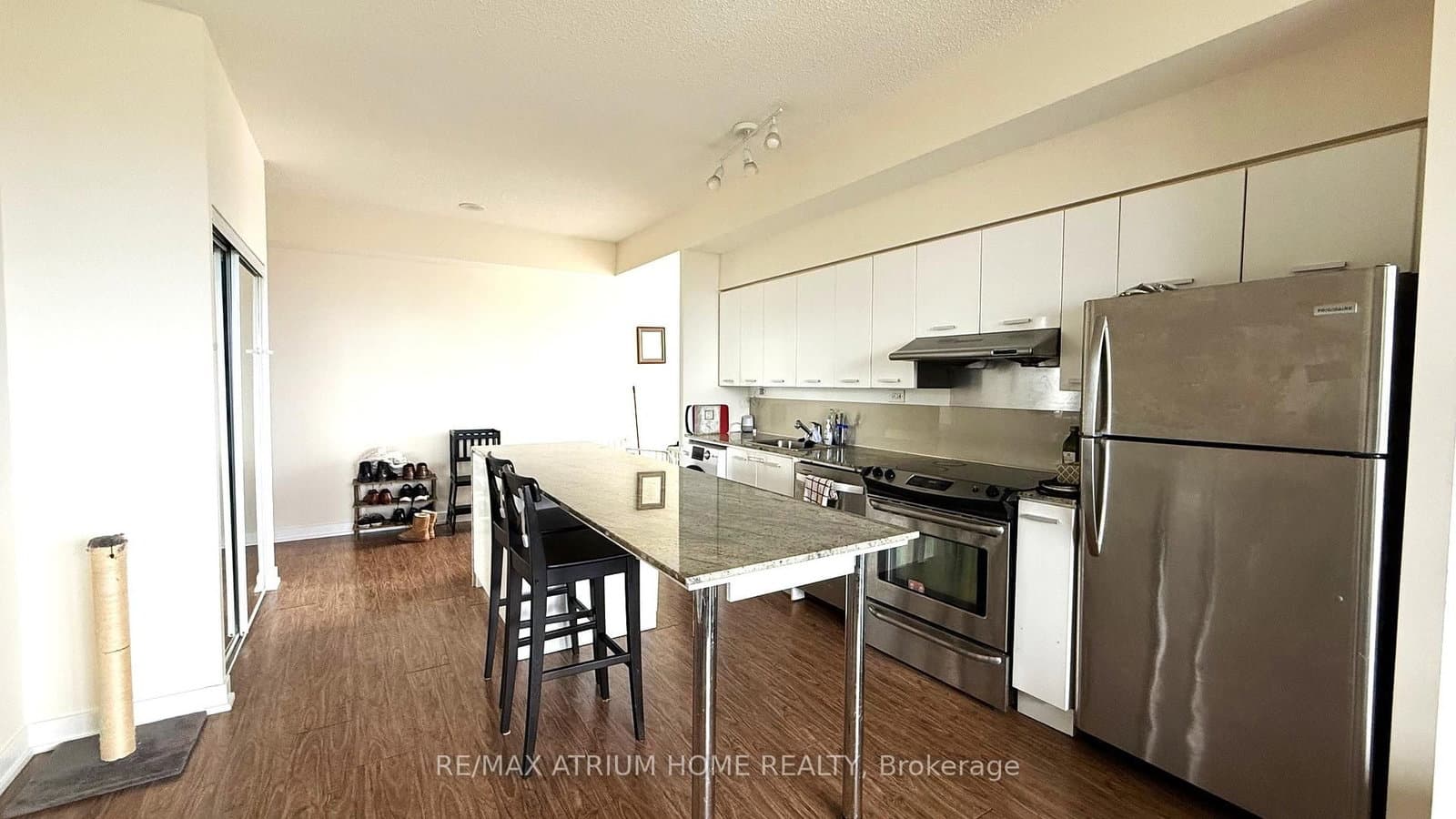29 Singer Court, Unit 2605 thumbnail 2