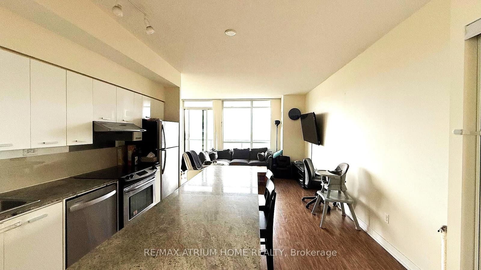 29 Singer Court, Unit 2605 thumbnail 4