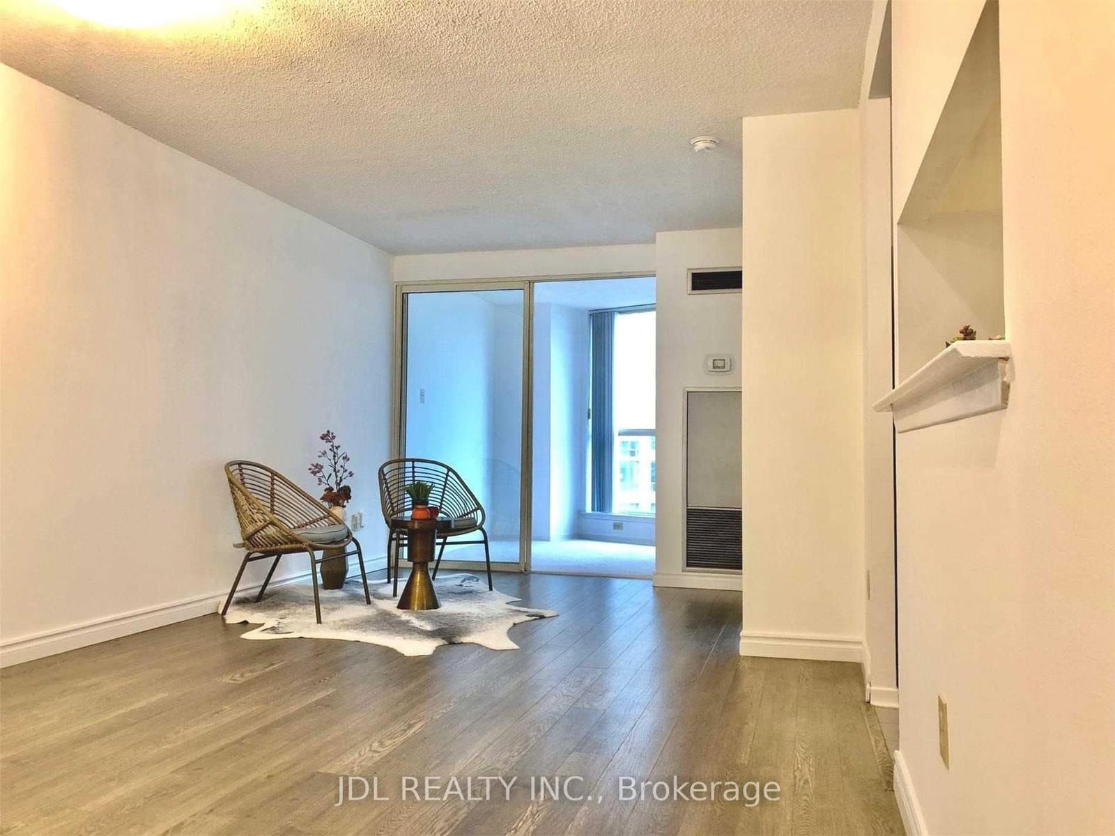 1055 Bay Street, Unit 1409 thumbnail 8