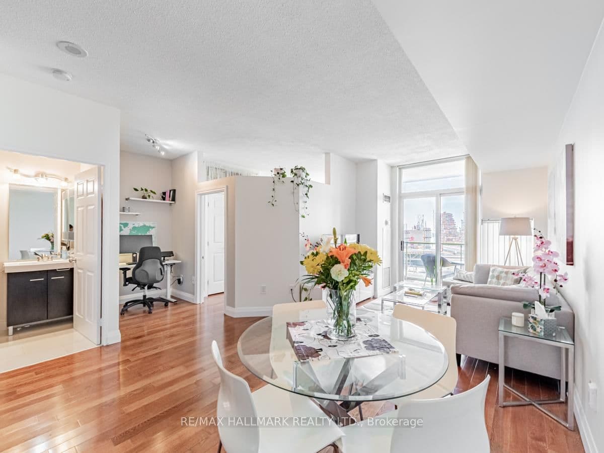 39 Parliament Street, Unit 1102 thumbnail 2