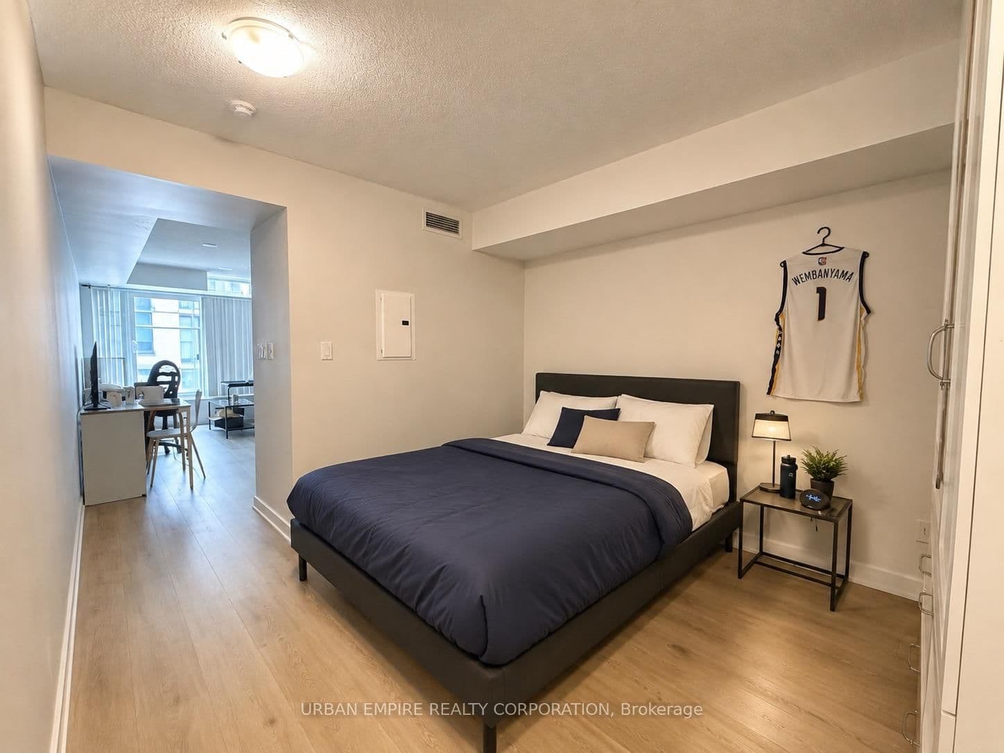 126 Simcoe Street, Unit 408 thumbnail 6