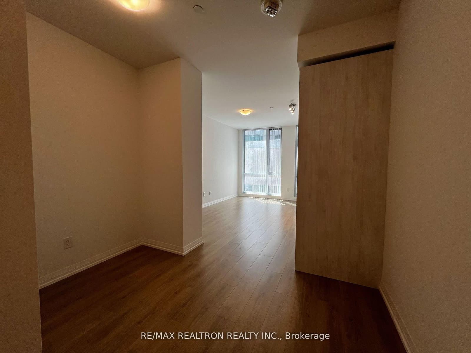 8 Widmer Street, Unit 1210 thumbnail 13